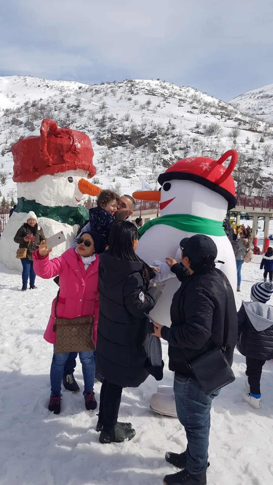 עיצוב בובת ענק אתר החרמון.   WhatsApp Image 2026 03 10 at 17.11.39